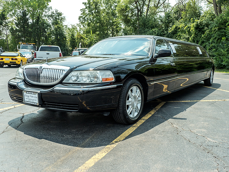 Lincoln Town Car Limousine